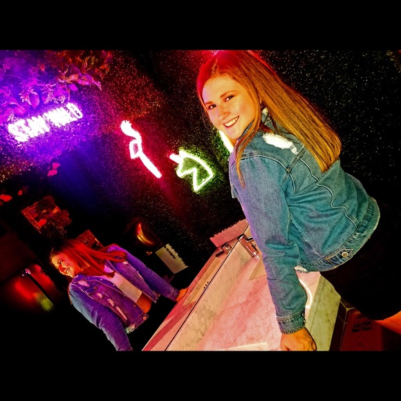 Meet your Posher 💕 - Picture 3 of 3